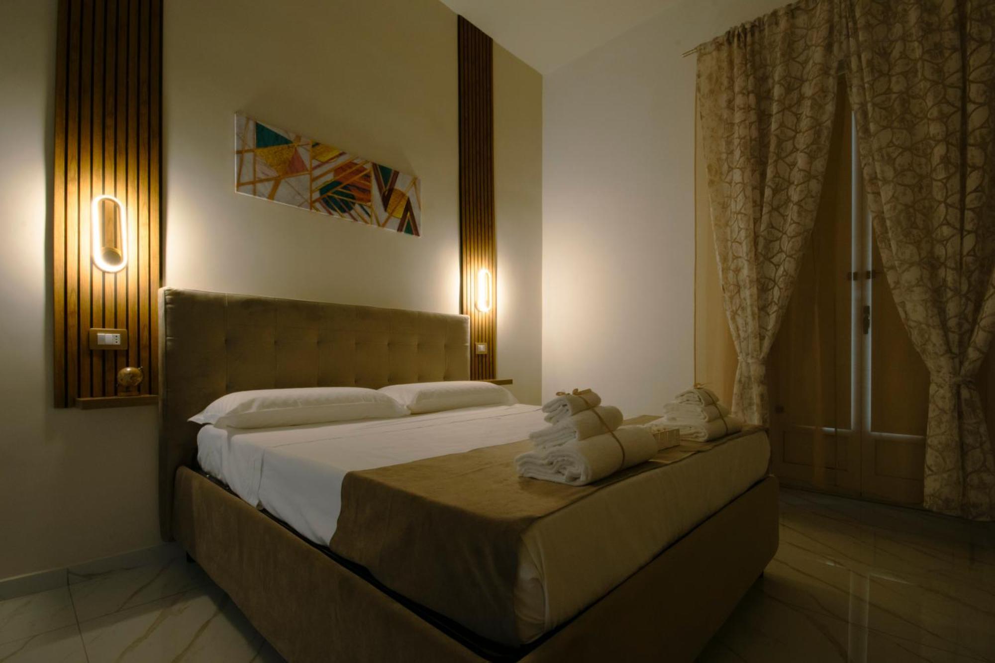 La Reggia Della Duchesca Hotel Napels Buitenkant foto